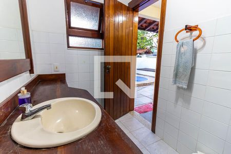 Casa à venda com 400m², 5 quartos e 2 vagas Casa à venda com 400m², 5 quartos e 2 vagasBanheiro Área Externa