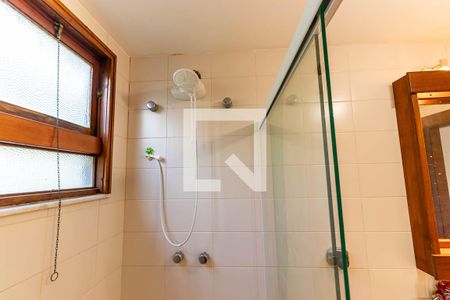 Casa à venda com 400m², 5 quartos e 2 vagas Casa à venda com 400m², 5 quartos e 2 vagasBanheiro Social Andar Superior