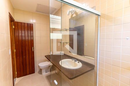Casa à venda com 400m², 5 quartos e 2 vagas Casa à venda com 400m², 5 quartos e 2 vagasBanheiro Quarto 5