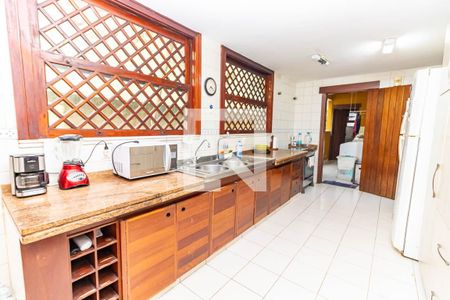 Casa à venda com 400m², 5 quartos e 2 vagas Casa à venda com 400m², 5 quartos e 2 vagasCozinha