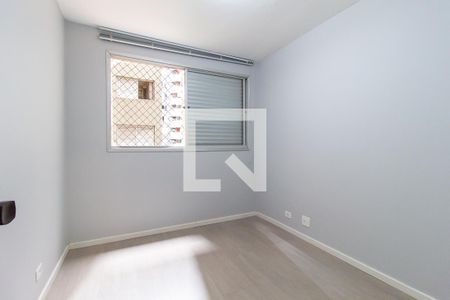 Quarto 1 de apartamento para alugar com 2 quartos, 70m² em Água Verde, Curitiba