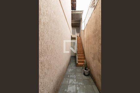 Casa à venda com 127m², 3 quartos e 2 vagas Casa à venda com 127m², 3 quartos e 2 vagasCorredor Lateral