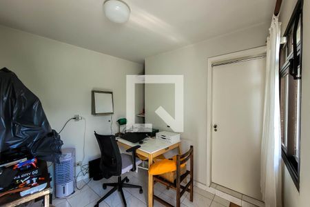 Casa à venda com 262m², 4 quartos e 2 vagasQuarto de Serviço