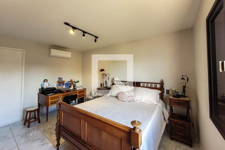 Casa à venda com 262m², 4 quartos e 2 vagasQuarto 3 - Suíte