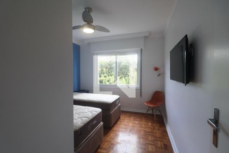 Quarto de apartamento para alugar com 3 quartos, 107m² em Jardim Las Palmas, Guarujá