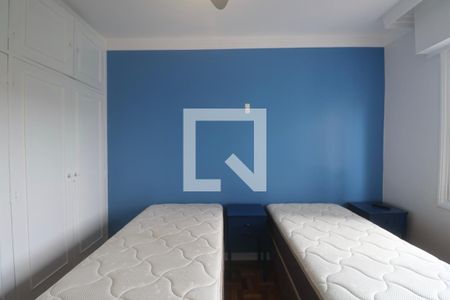 Quarto de apartamento para alugar com 3 quartos, 107m² em Jardim Las Palmas, Guarujá