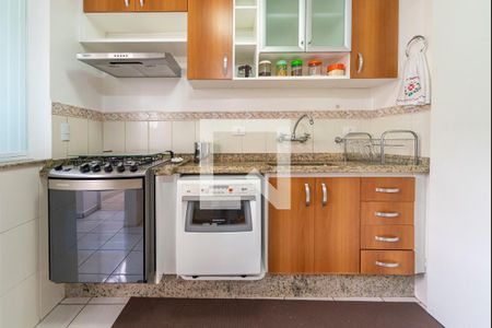 Apartamento para alugar com 118m², 3 quartos e 1 vaga Apartamento para alugar com 118m², 3 quartos e 1 vagaFogão e Pia