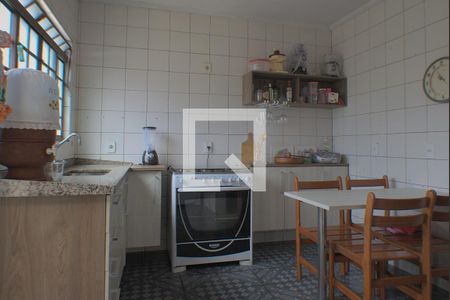 Casa à venda com 140m², 3 quartos e 1 vaga Casa à venda com 140m², 3 quartos e 1 vagaCozinha