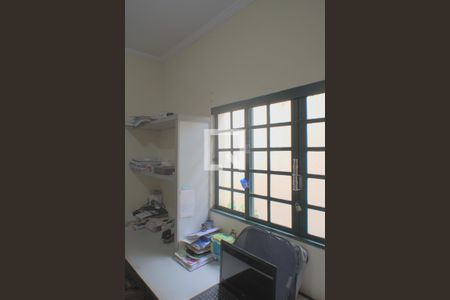 Casa à venda com 140m², 3 quartos e 1 vaga Casa à venda com 140m², 3 quartos e 1 vagaEscritório 1 andar