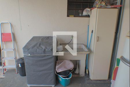 Casa à venda com 140m², 3 quartos e 1 vaga Casa à venda com 140m², 3 quartos e 1 vagaQuintal - Área de serviço