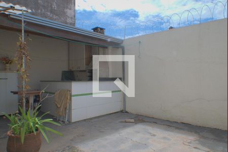 Casa à venda com 140m², 3 quartos e 1 vaga Casa à venda com 140m², 3 quartos e 1 vagaQuintal - churrasqueira