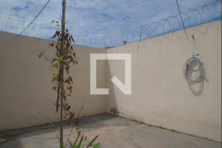 Casa à venda com 140m², 3 quartos e 1 vaga Casa à venda com 140m², 3 quartos e 1 vagaQuintal