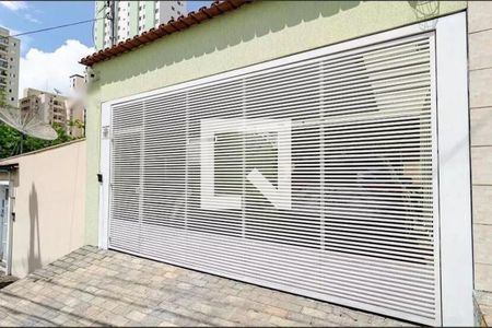 Casa à venda com 237m², 4 quartos e 2 vagas