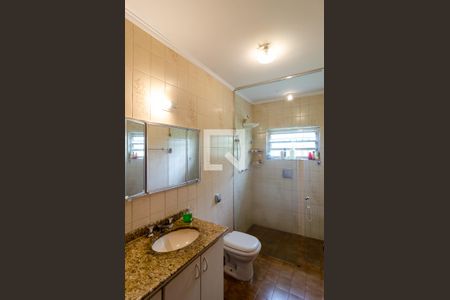 Casa à venda com 237m², 4 quartos e 2 vagas Casa à venda com 237m², 4 quartos e 2 vagasBanheiro da Suíte