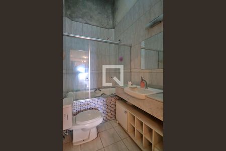 Banheiro do Quarto 1 - Suíte de casa para alugar com 3 quartos, 387m² em Vila Aquilino, Santo André