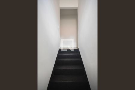 Escada de casa para alugar com 3 quartos, 100m² em Jardim Vazani, São Paulo
