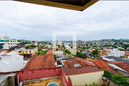 Casa para alugar com 300m², 4 quartos e 4 vagas Casa para alugar com 300m², 4 quartos e 4 vagasVista