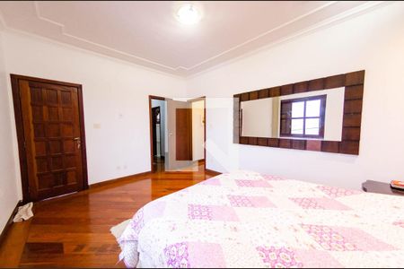 Casa para alugar com 300m², 4 quartos e 4 vagas Casa para alugar com 300m², 4 quartos e 4 vagasSuíte