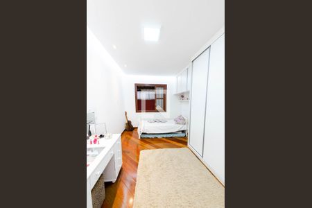 Casa para alugar com 300m², 4 quartos e 4 vagas Casa para alugar com 300m², 4 quartos e 4 vagasQuarto 2