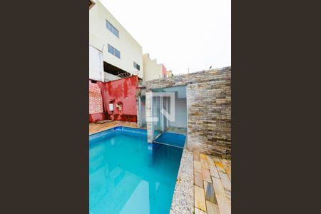 Casa para alugar com 300m², 4 quartos e 4 vagas Casa para alugar com 300m², 4 quartos e 4 vagasPiscina