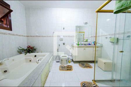 Casa para alugar com 300m², 4 quartos e 4 vagas Casa para alugar com 300m², 4 quartos e 4 vagasBanheiro suíte