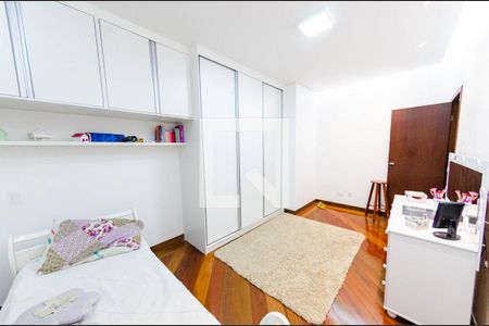 Casa para alugar com 300m², 4 quartos e 4 vagas Casa para alugar com 300m², 4 quartos e 4 vagasQuarto 2