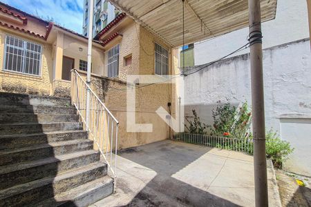 Casa à venda com 218m², 2 quartos e 1 vagaÁrea de Serviço