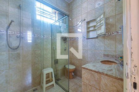 Casa à venda com 218m², 2 quartos e 1 vagaBanheiro