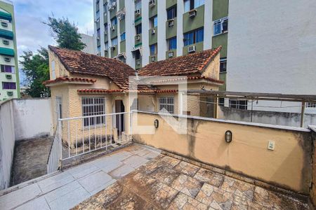 Casa à venda com 218m², 2 quartos e 1 vagaTerraço