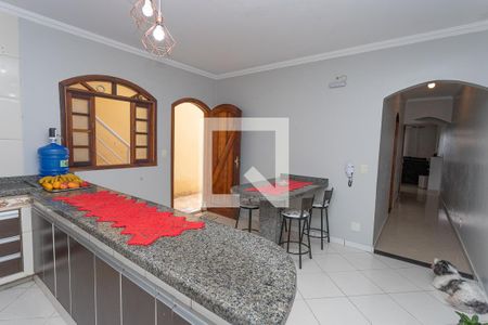 Casa à venda com 550m², 6 quartos e 2 vagas Casa à venda com 550m², 6 quartos e 2 vagasCozinha