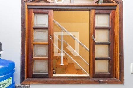 Casa à venda com 550m², 6 quartos e 2 vagas Casa à venda com 550m², 6 quartos e 2 vagasJanela da cozinha