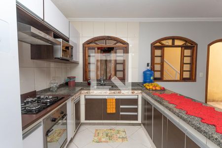 Casa à venda com 550m², 6 quartos e 2 vagas Casa à venda com 550m², 6 quartos e 2 vagasCozinha