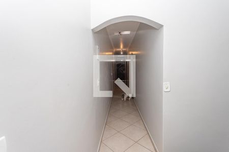 Casa à venda com 550m², 6 quartos e 2 vagas Casa à venda com 550m², 6 quartos e 2 vagasCorredor