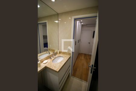 Apartamento à venda com 106m², 3 quartos e 2 vagasBanheiro da Suíte