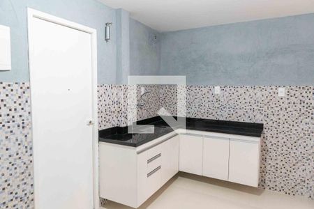 Apartamento para alugar com 110m², 3 quartos e sem vagaCozinha e Área de Serviço