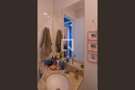 Banheiro de casa de condomínio para alugar com 2 quartos, 45m² em Vila Mazzei, São Paulo