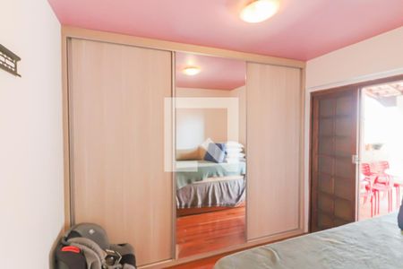 Casa à venda com 150m², 4 quartos e 2 vagasQuarto 2