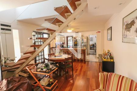 Sala de casa à venda com 4 quartos, 150m² em Jardim Pinheiros, São Paulo