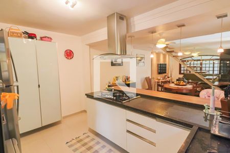 Casa à venda com 150m², 4 quartos e 2 vagasCozinha