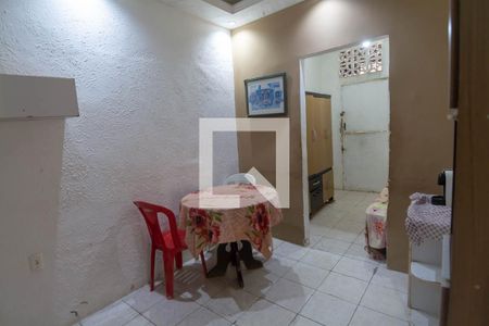 Sala/Cozinha de kitnet/studio para alugar com 1 quarto, 20m² em São Gonçalo, Salvador