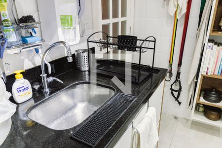 Apartamento à venda com 92m², 2 quartos e 2 vagasCozinha Pia