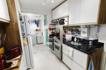 Apartamento à venda com 92m², 2 quartos e 2 vagasCozinha