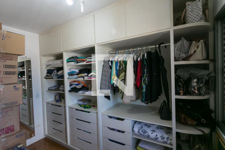 Apartamento à venda com 195m², 2 quartos e 4 vagas Apartamento à venda com 195m², 2 quartos e 4 vagasCloset da suíte 1