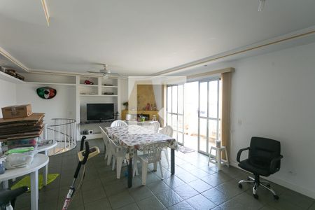 Apartamento à venda com 195m², 2 quartos e 4 vagas Apartamento à venda com 195m², 2 quartos e 4 vagasSala da cobertura