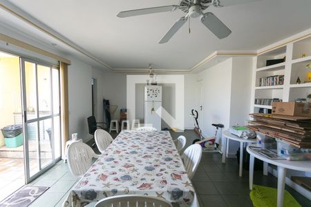 Apartamento à venda com 195m², 2 quartos e 4 vagas Apartamento à venda com 195m², 2 quartos e 4 vagasSala da cobertura