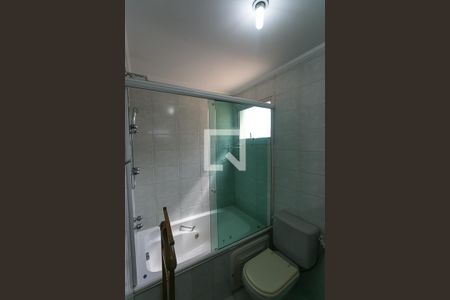 Apartamento à venda com 195m², 2 quartos e 4 vagas Apartamento à venda com 195m², 2 quartos e 4 vagasBanheiro da Suíte 1