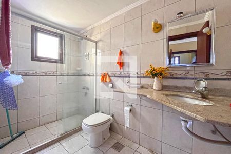 Banheiro da Suíte de casa à venda com 3 quartos, 165m² em Espírito Santo, Porto Alegre