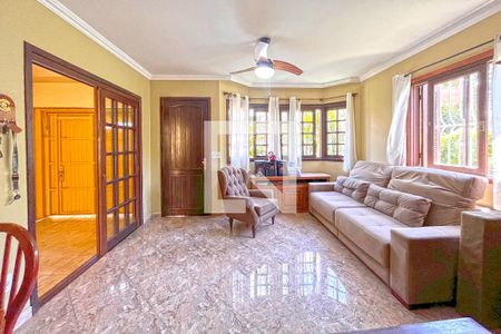 Sala de casa à venda com 3 quartos, 165m² em Espírito Santo, Porto Alegre