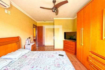 Suíte de casa à venda com 3 quartos, 165m² em Espírito Santo, Porto Alegre