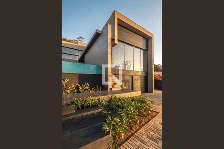 Casa à venda com 4 quartos, 582m² em Jardim Serrano, Nova Lima